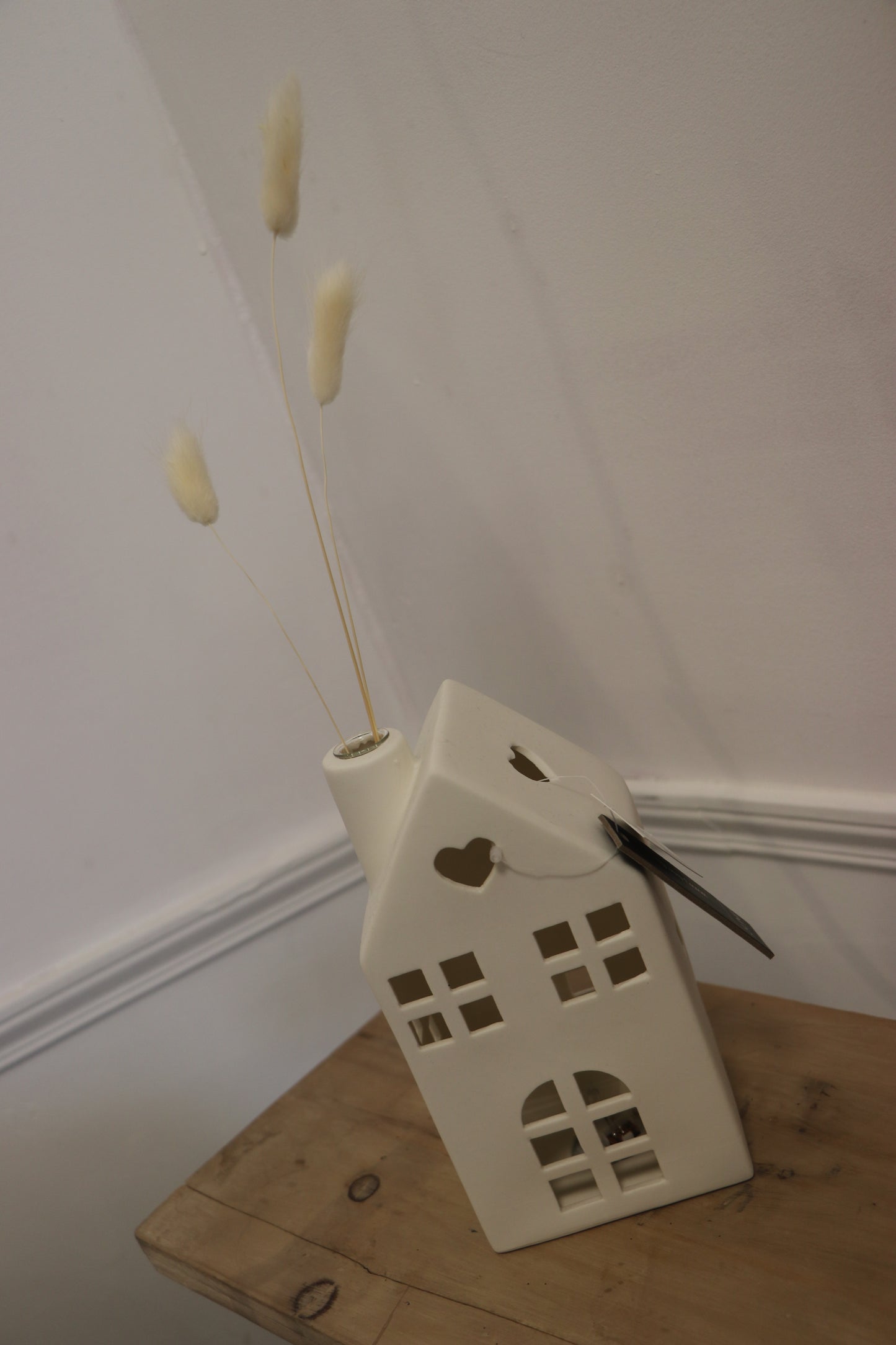 Maison J-line lumineuse + fleurs séchées