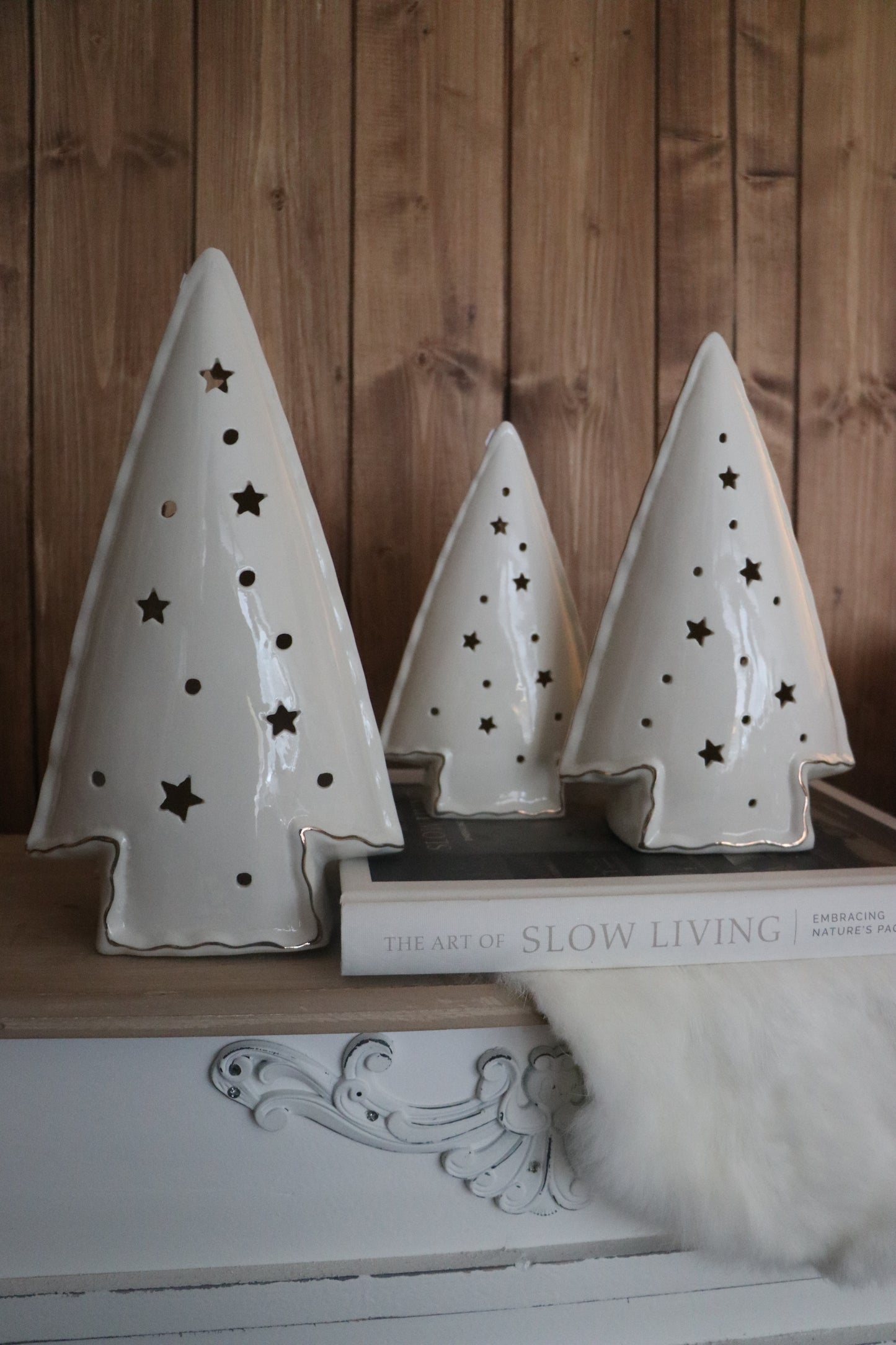 Sapin blanc et doré lumineux