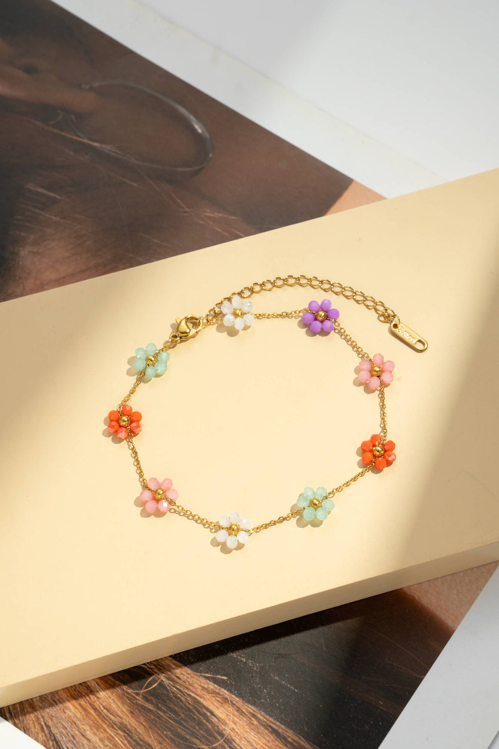 Chaîne cheville fleurs colorée délicate acier été lumineuse: Blanc