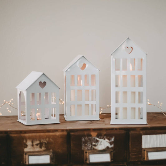 Petite maison en métal blanche (UE = 4 pcs)