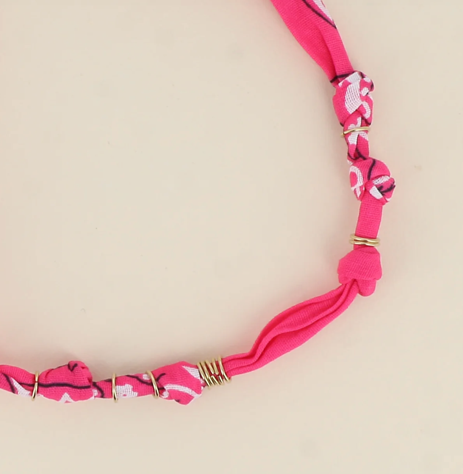Collier tissus fushia