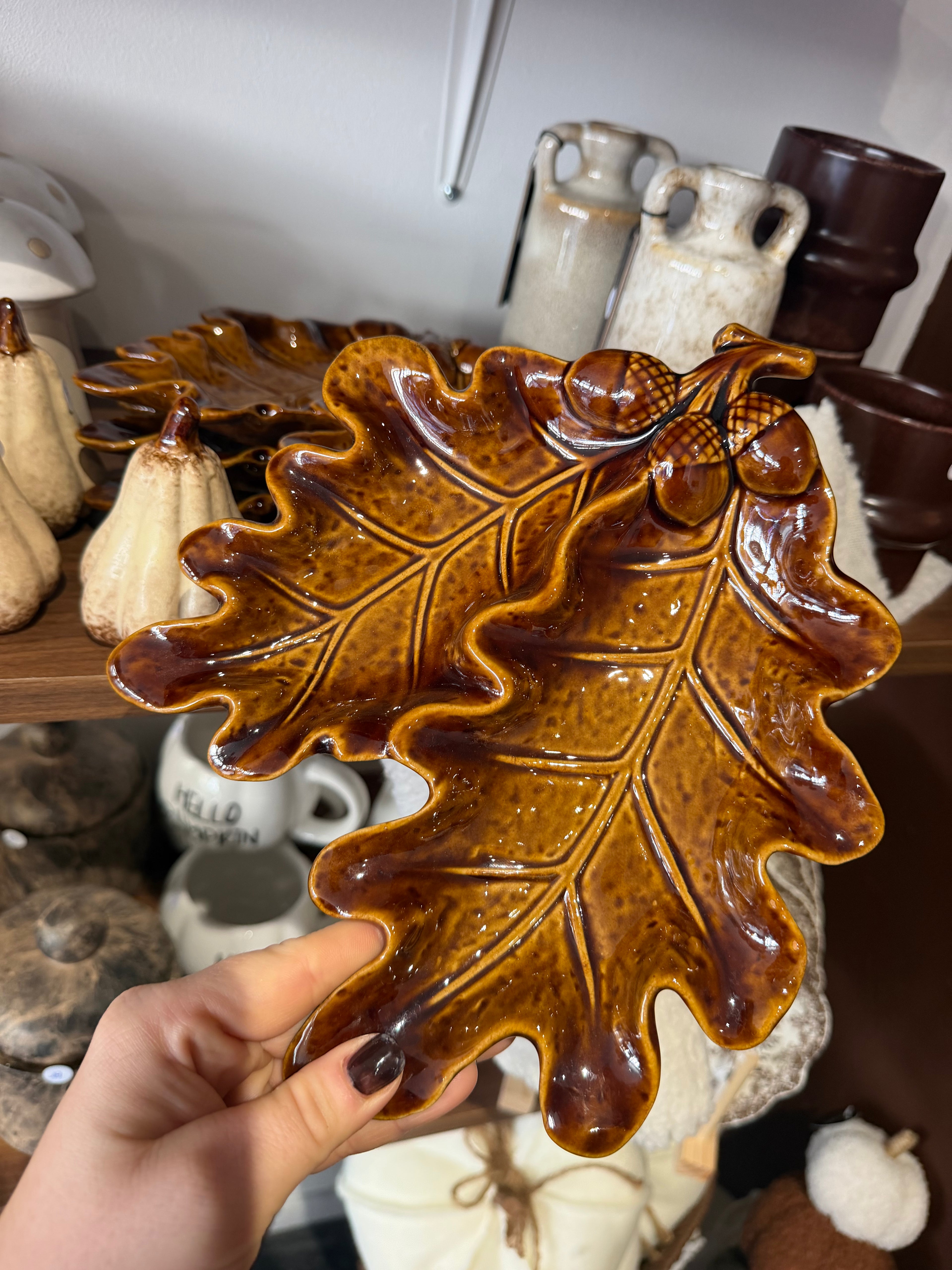 Plateau feuille brun
