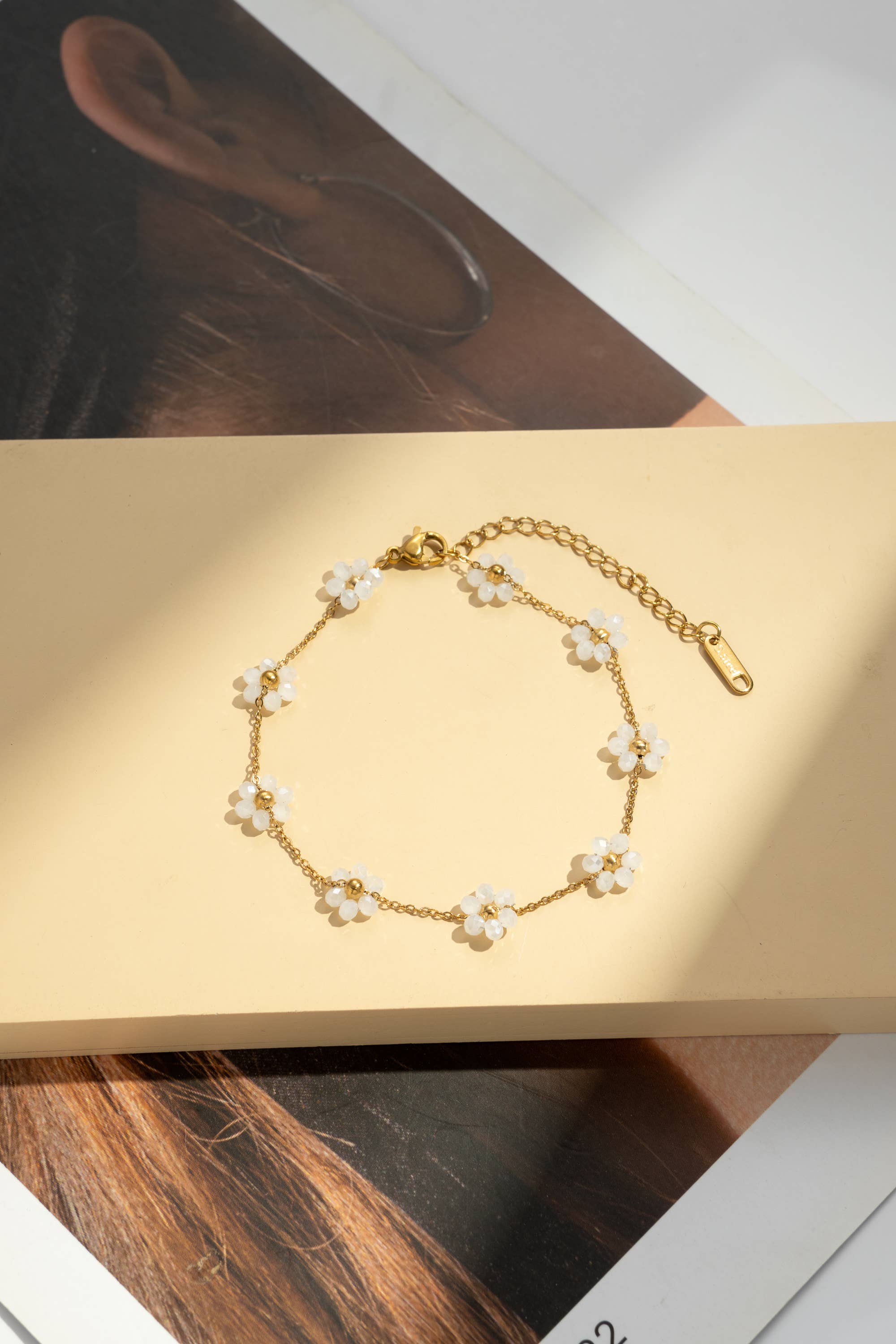 Bracelet acier inoxydable petite fleur colorée lumineux: Blanc